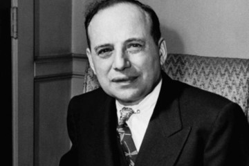 The Benjamin Graham Stock Screen – Investing Like the Godfather of Value Investing